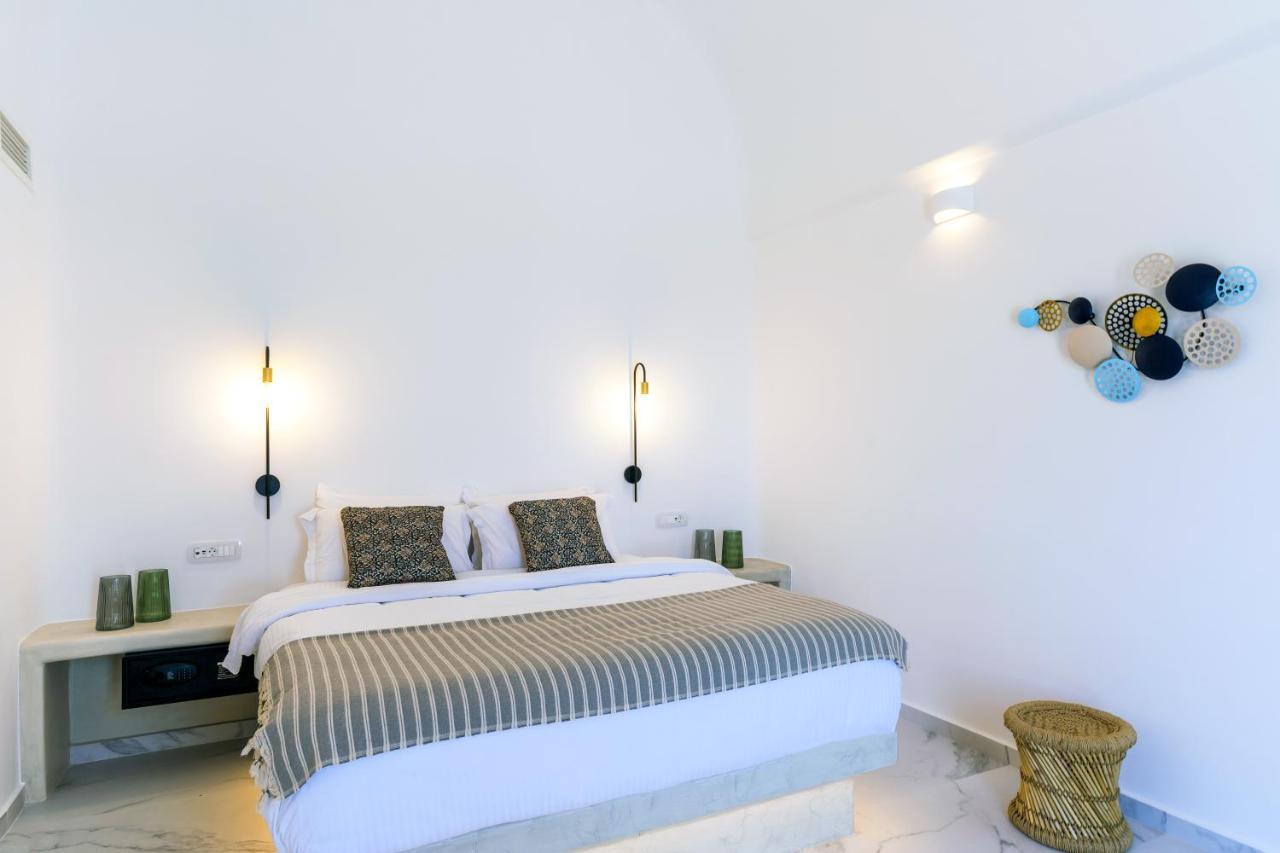 Lavadoze Luxury * Éxo Goniá